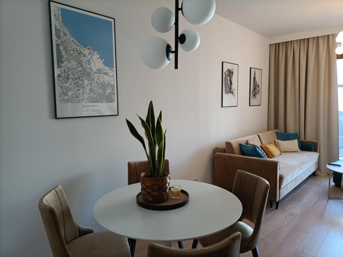 Apartament Zajezdnia Apartment กดัญสก์ ภายนอก รูปภาพ