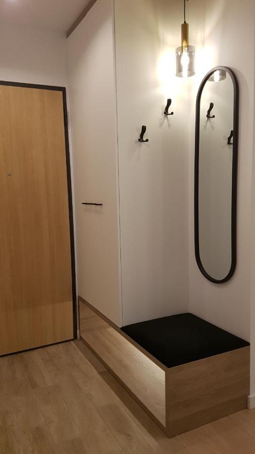 Apartament Zajezdnia Apartment กดัญสก์ ภายนอก รูปภาพ